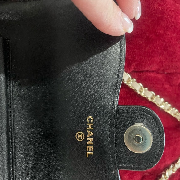 SOLD 2023 authentic Chanel flap phone holder - Picture 10 of 10